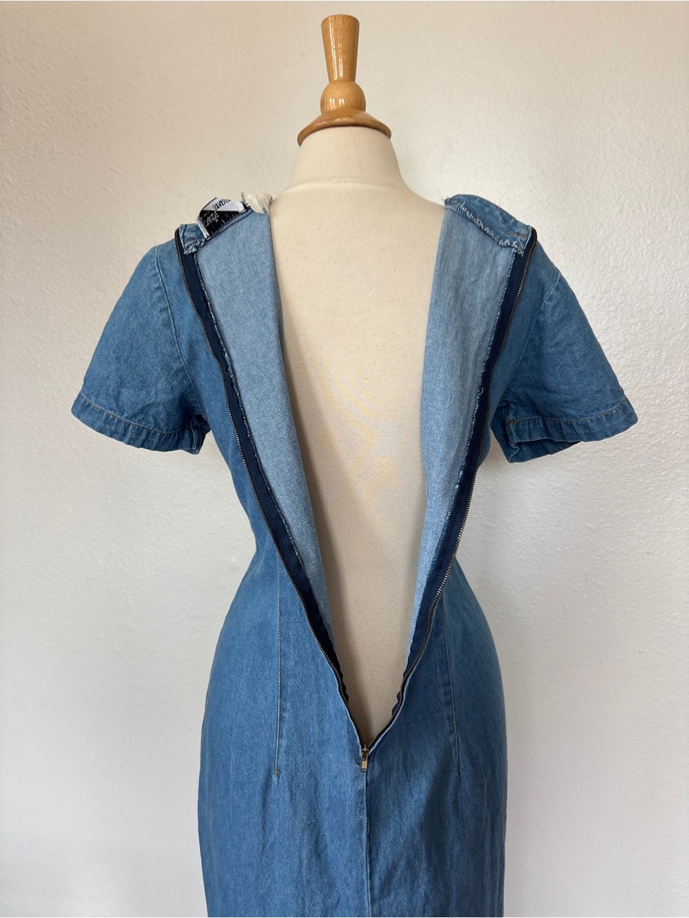 Vintage 80s Western V-Neck Faux Button-Front Light Blue Denim Midi Dress - Picture 8 of 11